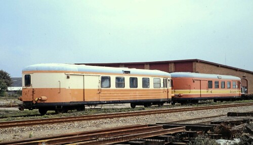 Danemark-1983-Harlev-Bahnhof-DSB-Schmalsprurbahn-Strasenbahnmuseum-Dieter-Schwerdtfeger-Stormerner-Kreisrachiv-1.jpg