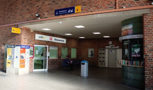 20231007-Tuttlingen-Bahnhof-Bahnhofshalle-Bahnsteig-11.jpg