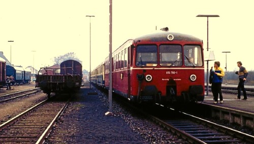 Niebull-Bahnhof-ETA-515-815-1984-2.jpg
