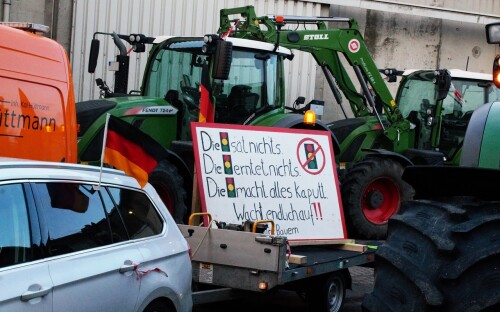 Bauernprotest-2024-Trecker-Traktor-20240117-RZ-Herzogtum-Lauenburg-3.jpg
