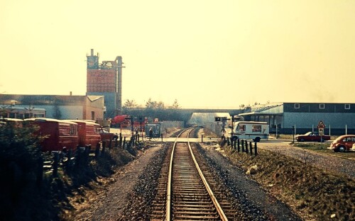 Fockbek-Bahnhof-Bahnstrecke-Stilllegung-Rendsburg---Husum-letzte-Fahrt-1974-ET-515-815-1.jpg