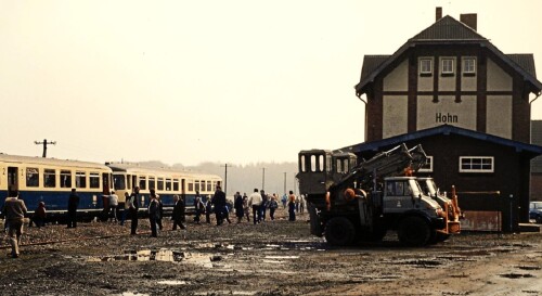 T-Hohn-Bahnhof-ET-515-815-ozeanblau-beige-1984Sonderfahrt.jpg