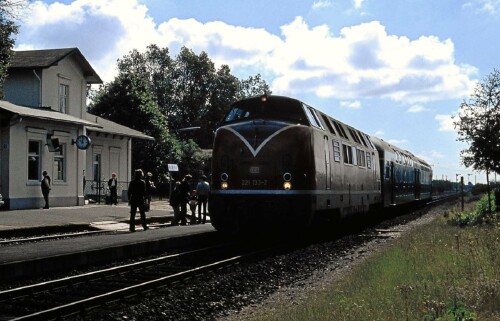 Rickling Bahnhof 1978 V200.1 BR 221 133 Dosto LBE Doppelstockwagen Lübeck Büchener Eisenbahn