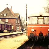 Schnelsen-Bahnhof-1975-MAN-Triebwagen-Scvhienenbus-1