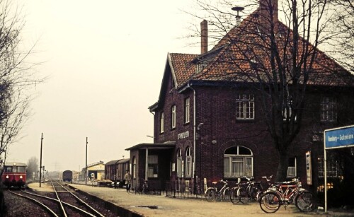 Schnelsen Bahnhof 1975 MAN Triebwagen Scvhienenbus (3)