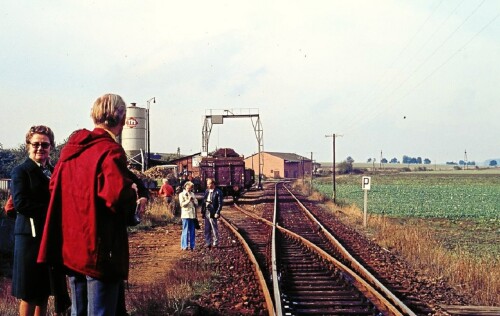 MAK-Triebwagen-Eyendorf-Bahnhof-Haltestelle-1976-MAK-Triebwagen.jpg