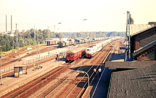 MAK Triebwagen Unterlüß Bahnhof 1974 BR 103 PopArt D Zug (3b)