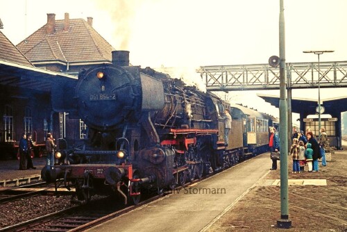 BR-051-654-Hude-Bahnhof-1975-1.jpg