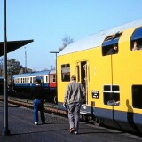 BR-212-027-7-Dosto-Doppelstockwagen-LBE-Lubeck-Buchener-Bahnhof-Isenbuttel-1980-2