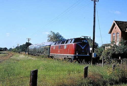 d V200.1 BR 221 VLV DoSto Doppelstockwagen LBE Lübeck Büchener Eisenbahn Fresenburg Bahnhof 1978 (2)