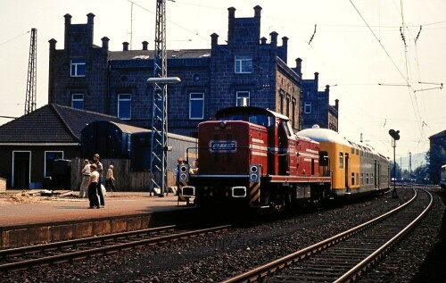 BR-291-V90-OHE-Dosto-Doppelstockwagen-LBE-Lubeck-Buchener-Bahnhof-Minden-1982.jpg