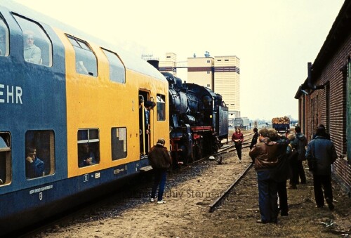 1984 Harsefeld Bahnhof Appensen BR 038 LBE DoStos Doppelstockwagen Lübeck Büchener Eisenbahn (1)