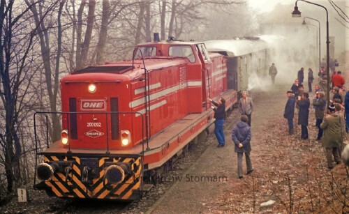 1982-Deutz-DG-2000-OHE-Luneburg-Bahnhof-links.jpg