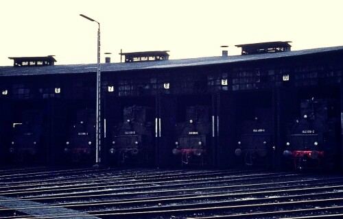 Emden Bahnhof 1975 BW Dampflokomotiven Drehscheibe Lokschuppen BR (2)