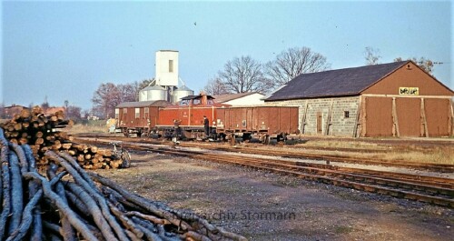 1967-Trittau-Bahnhof-BR-212-V-100-Verladestrase-Rangieren-DB-1.jpg