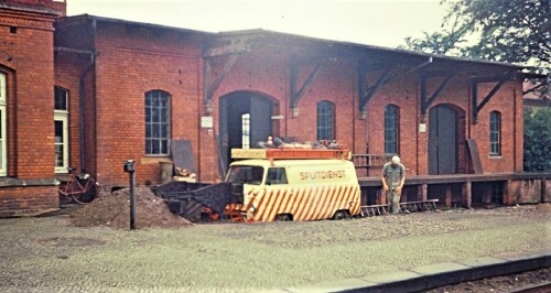 1967-Trittau-Bahnhof-DB-Bundesbahn-Baufahrzeuge-7.jpg