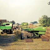 1972-Trittau-Bahnhof-John-Deere-Express-Trecker-Mahdrescher-auf-Werbetour-1