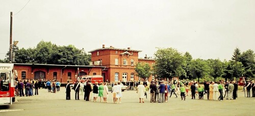 1975-Stadtfest-Volksfest-Trittau-Bahnhof-Schienenbus-VT-698-798-4.jpg