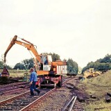 1977-Trittau-Gleisruckbau-DB-Streckenteilstilllegung-arbeiten-und-Schotteraufarbeitung-1
