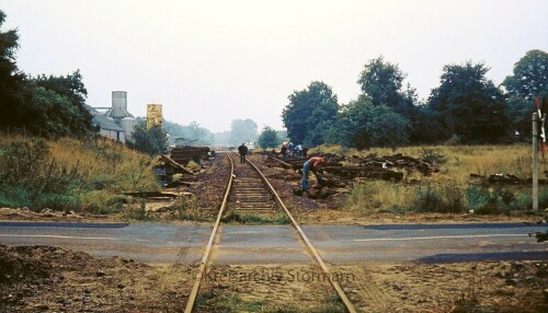 1977 Trittau Gleisrückbau DB Streckenteilstilllegung arbeiten und Schotteraufarbeitung (5)