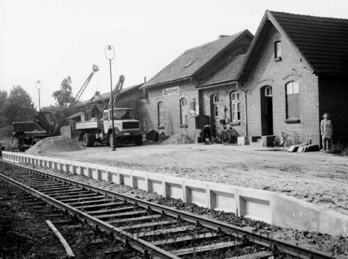 Barkhorst_Bahnhof_Haltestelle_1972.jpg