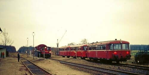 Dwerkathen_Bahnhof_Haltestelle_1975_Kof3_Rangieren_Schienenbus.jpg