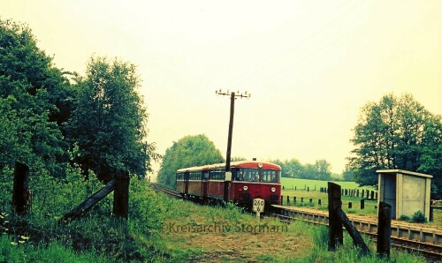 Hamfelde__Bahnhof_1976_Haltestelle_Schienenbus_VT_98-1.jpg