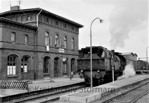 Mollhagen_Bahnhof_Haltestelle_1965_BR078_Nahverkehr_Dampflok-2.jpg