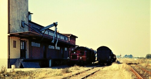 Mollhagen_Bahnhof_Haltestelle_1969_Raiffeisen_Eisenbahn_Gleise_Kof3_Rangieren_DB-3.jpg