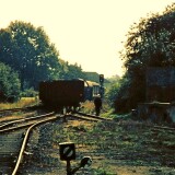 Mollhagen_Bahnhof_Haltestelle_1973_Raiffeisen_Eisenbahn_DB_Ragieren_mit_Kof3-3