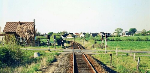 Mollhagen_Bahnhof_Haltestelle_1975_Raiffeisen_Eisenbahn_DB-1.jpg