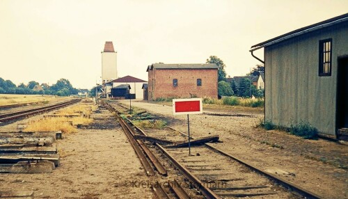 Mollhagen_Bahnhof_Haltestelle_1975_Raiffeisen_Eisenbahn_DB-5.jpg