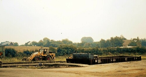 Mollhagen_Bahnhof_Haltestelle_1979_Raiffeisen_Eisenbahn_DBVerladung-1.jpg