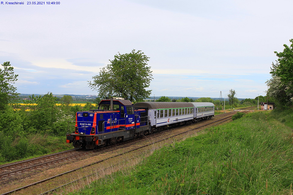 [Bild: PKP-SU42-1006-bei-Przeleg-666.jpg]