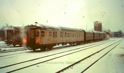 Schwarzenbek Bahnhof 1965 Nahverkehr Silberling Umbauwagen BR078 Dampflok (2)