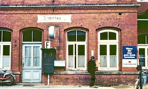 Trittau-Bahnhof-letzter-Personenzug-1976-Feierlichkeiten-5.jpg