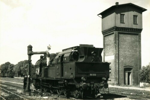 schwarzenbek Bahnhof 1959 br78 Wasserturm a (1)