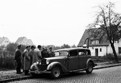 Bad_Oldesloe_Bahnhof_1953_mordversuch_gerichtstermin_vo_Ort_Mordprozes_Tatortbegehung-2.jpg