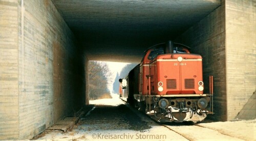 bad_oldesloe_Rumpel_Rolfshagen_1974_Filmaufnahmen_Deutsche_Bundesbahn_Werbefilm_BR_212_TEE_Waggon_IC_purpurrot-6.jpg