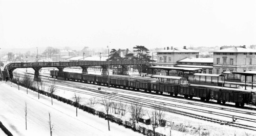 bad oldesloe bahnhof 1957 Gleis Bahnsteig Bahnhofsgebäude Brücke Fußgängerbrücke Eisenbahnüberführun