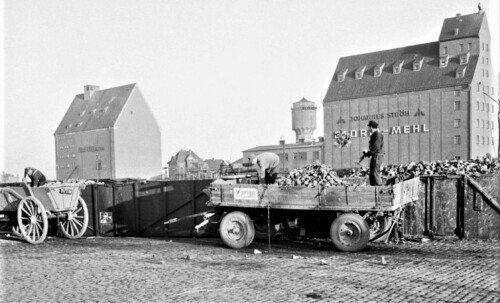 bad oldesloe bahnhof Kartoffelanhänger1958 (1)