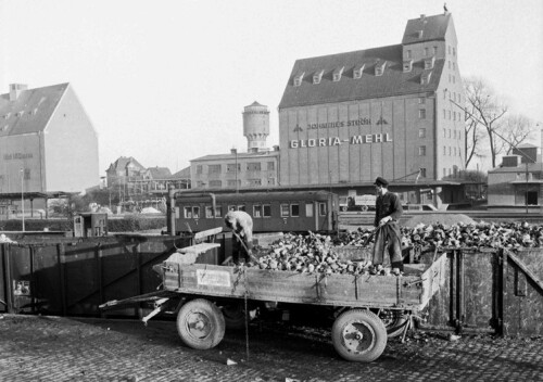 bad oldesloe bahnhof Kartoffelanhänger1958 (2)