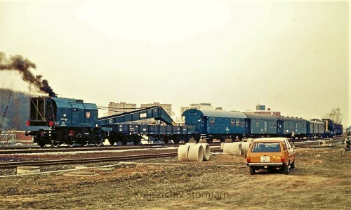 bahnhof_bad_oldesloe1979_Bauzug_Schwerlastkran.jpg