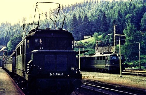 BR145_154_E44_E10_BR110_Bahnhof_Neustadt_Schwarzwald_E-Lok_DB_Deutsche_Bundesbahn_1974_d.jpg