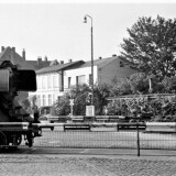 Bad_Oldesloe_Bahnubergang_1961_BR03_Dampflok_Bahnschranke-2