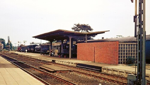 1970_Lehr_hilfszug_Hamm_Bad_Oldesloe_E44_501_Wiederaufgleisungs-Demonstrationsobjekt_Umschmeislok.jpg