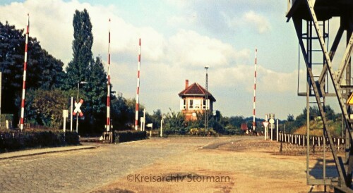 1972_bad_oldesloe_bahnhof_Bahnubergang-1.jpg