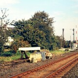 1972_bad_oldesloe_bahnhof_Nebenstrecke_nach_Schwarzenbek_Ziegen_auf_Dem_Gleis-2