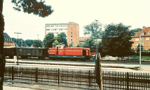 AKN_V2.0_Diesellok_bahnhof_bad_oldesloe_1968-1.jpg