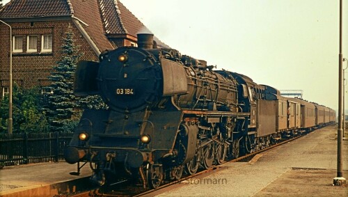 Bad Oldesloe Bahnhof 1967 (3) BR03 184 Vogelfluglinie Altbauwagen Eilzug DB